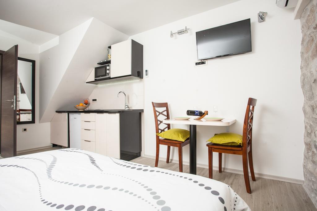 Apartments & Room Kartolina Spalato Esterno foto
