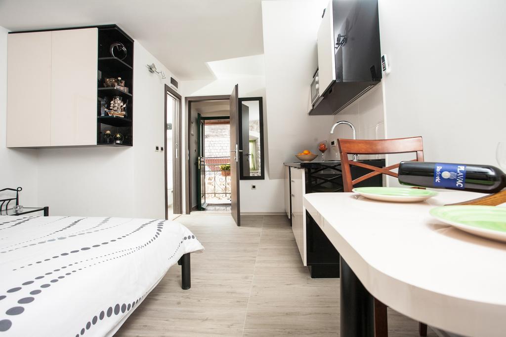 Apartments & Room Kartolina Spalato Esterno foto