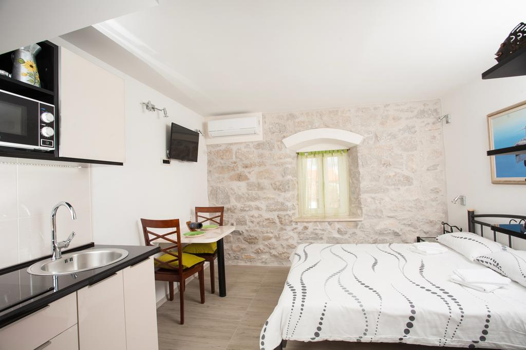 Apartments & Room Kartolina Spalato Esterno foto