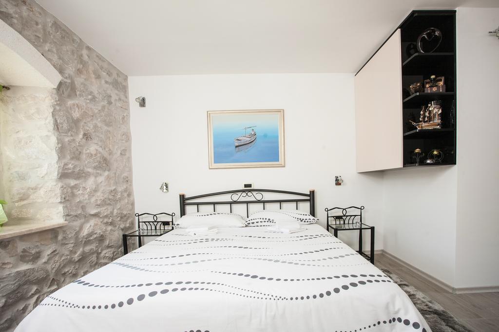 Apartments & Room Kartolina Spalato Esterno foto