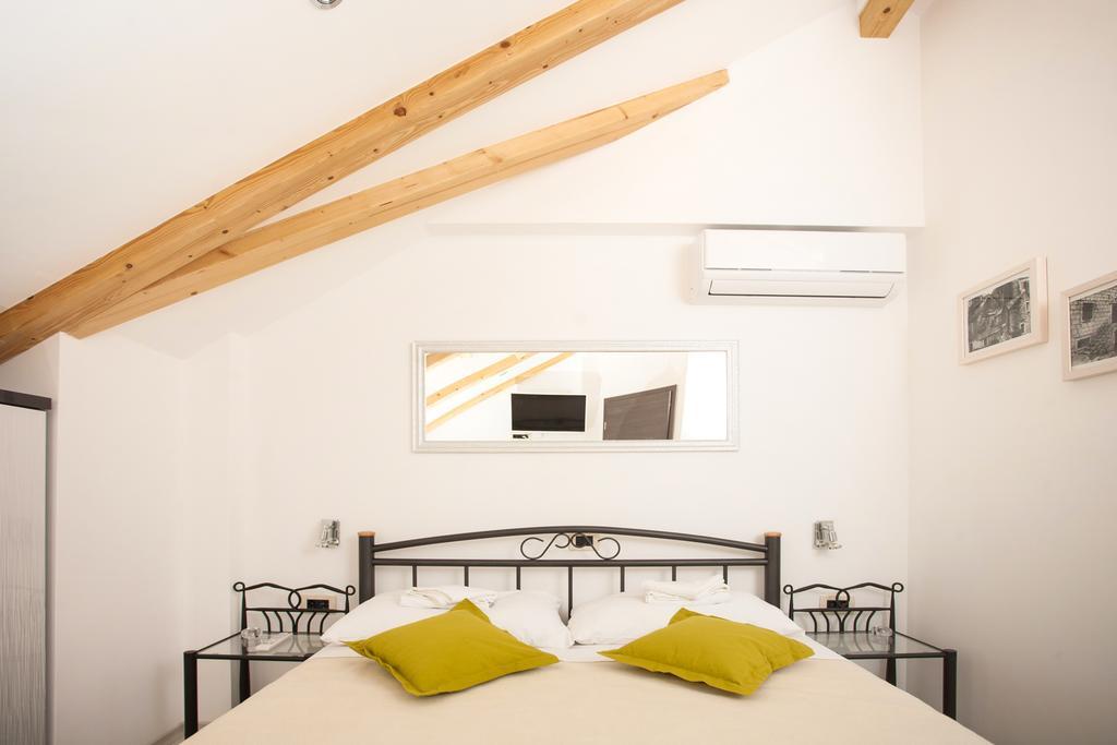 Apartments & Room Kartolina Spalato Esterno foto