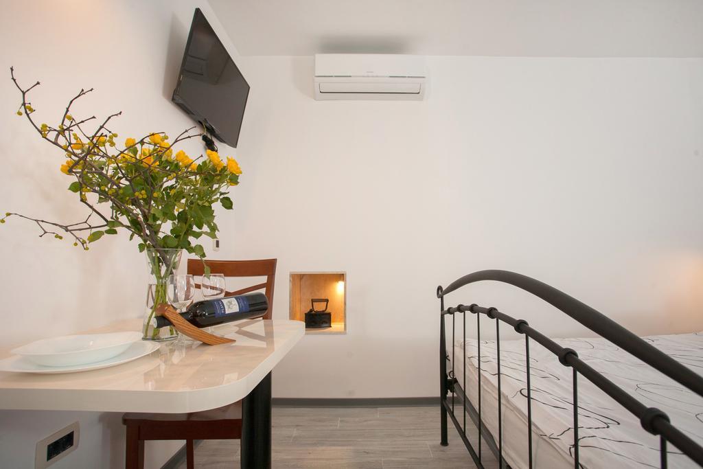 Apartments & Room Kartolina Spalato Esterno foto