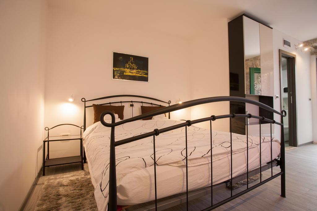 Apartments & Room Kartolina Spalato Esterno foto