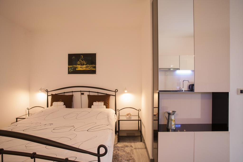 Apartments & Room Kartolina Spalato Esterno foto